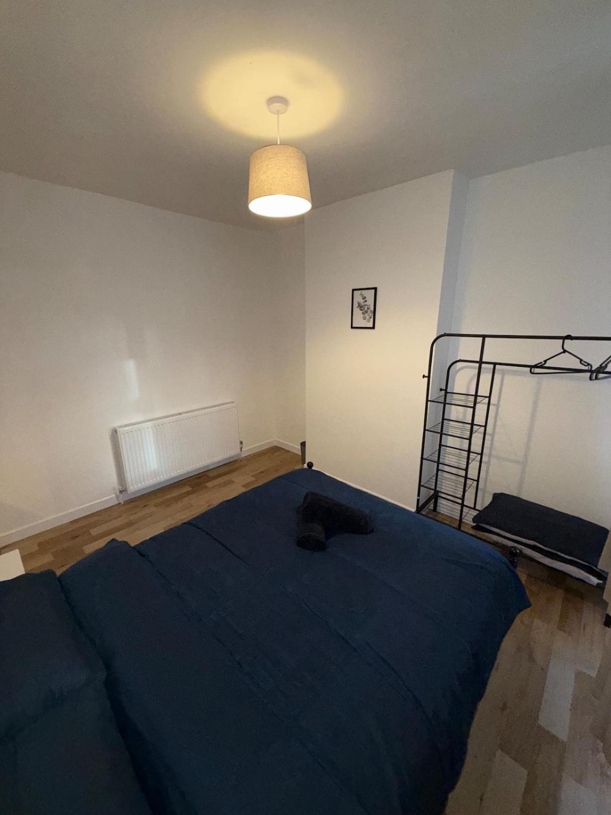 Charming 3-Bedroom House คาร์ดิฟฟ์ ภายนอก รูปภาพ